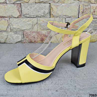 Босоножки женские на каблуке Rafaello, Желтые босоножки с открытым носком 36