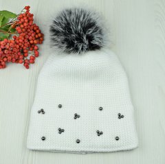 Женская зимняя шапка "Полина" белая - шапка на флисе с помпоном и бусинками Топ